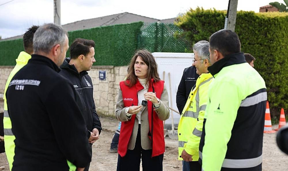 Başkan Denizli, Çakabey Mahallesi'ndeki yağmur suyu hattı çalışmalarını inceledi