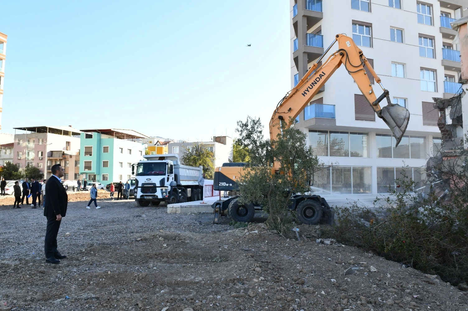 İzmir Çiğli'de  Balatçık'a yeni yol... Trafiği rahatlatacak yıkımlar başladı