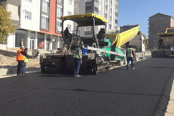 Malatya Büyükşehir'den 16 metre genişliğindeki yola bakım