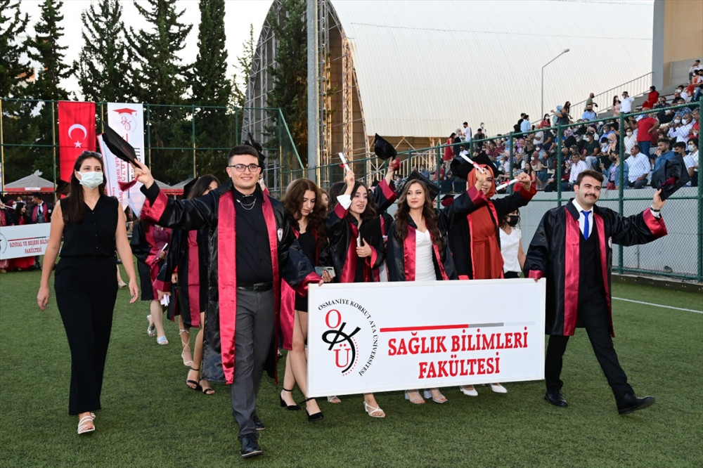 osmaniye korkut ata universitesi nde mezuniyet toreni duzenlendi