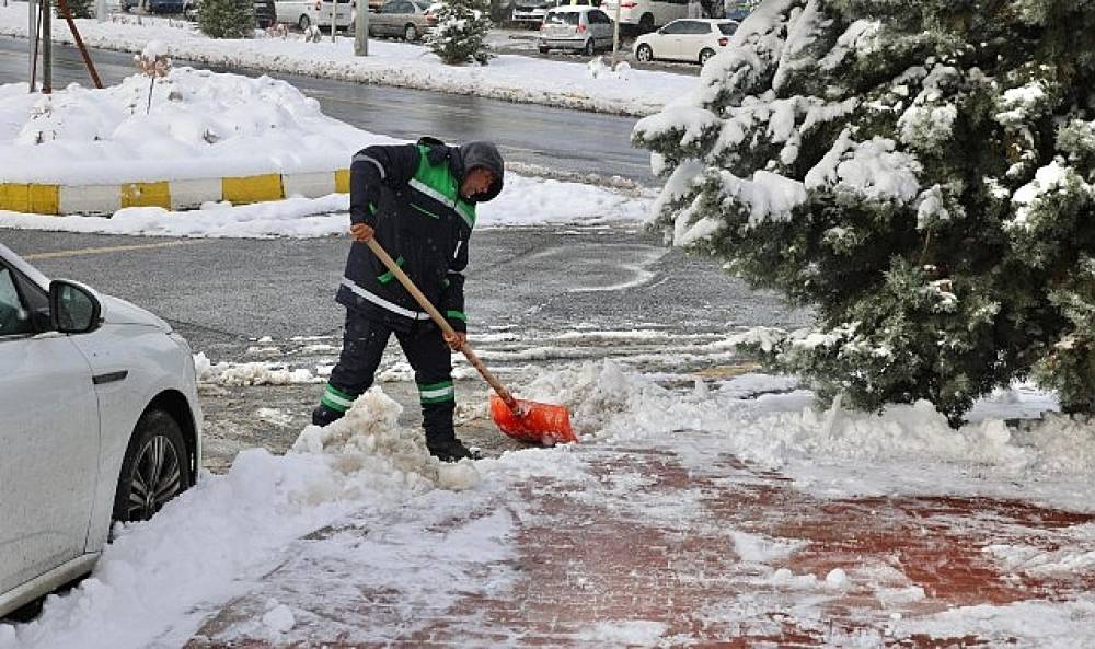 Başkan Arı “Nevşehir'de Kar Mesaimiz Aralıksız Sürüyor