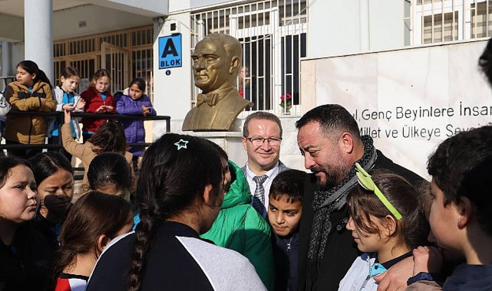  Başkan Turan çocukların yeni yıl sevincine ortak oldu