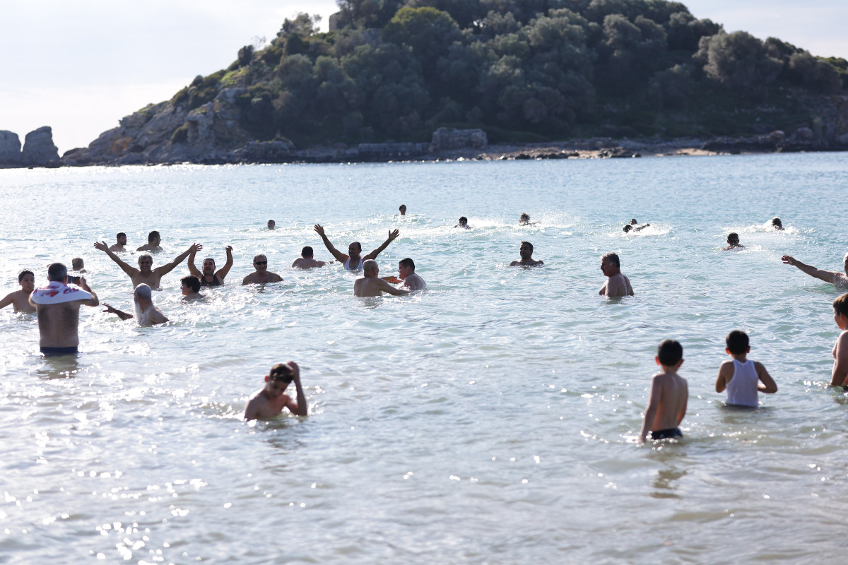 Mersin'de Kayak ve Denizde Yüzme Keyfi