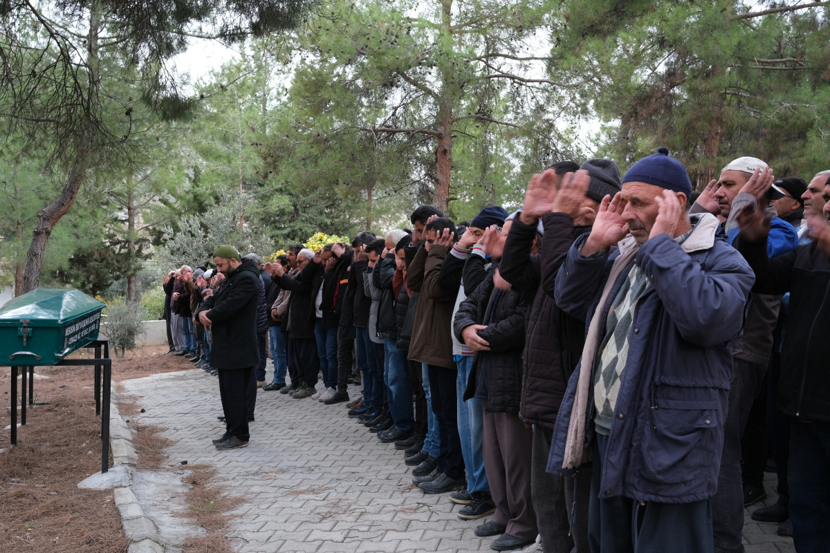 Mersin'de tipide kaybolduktan sonra cesedi bulunan çobanın cenazesi defnedildi