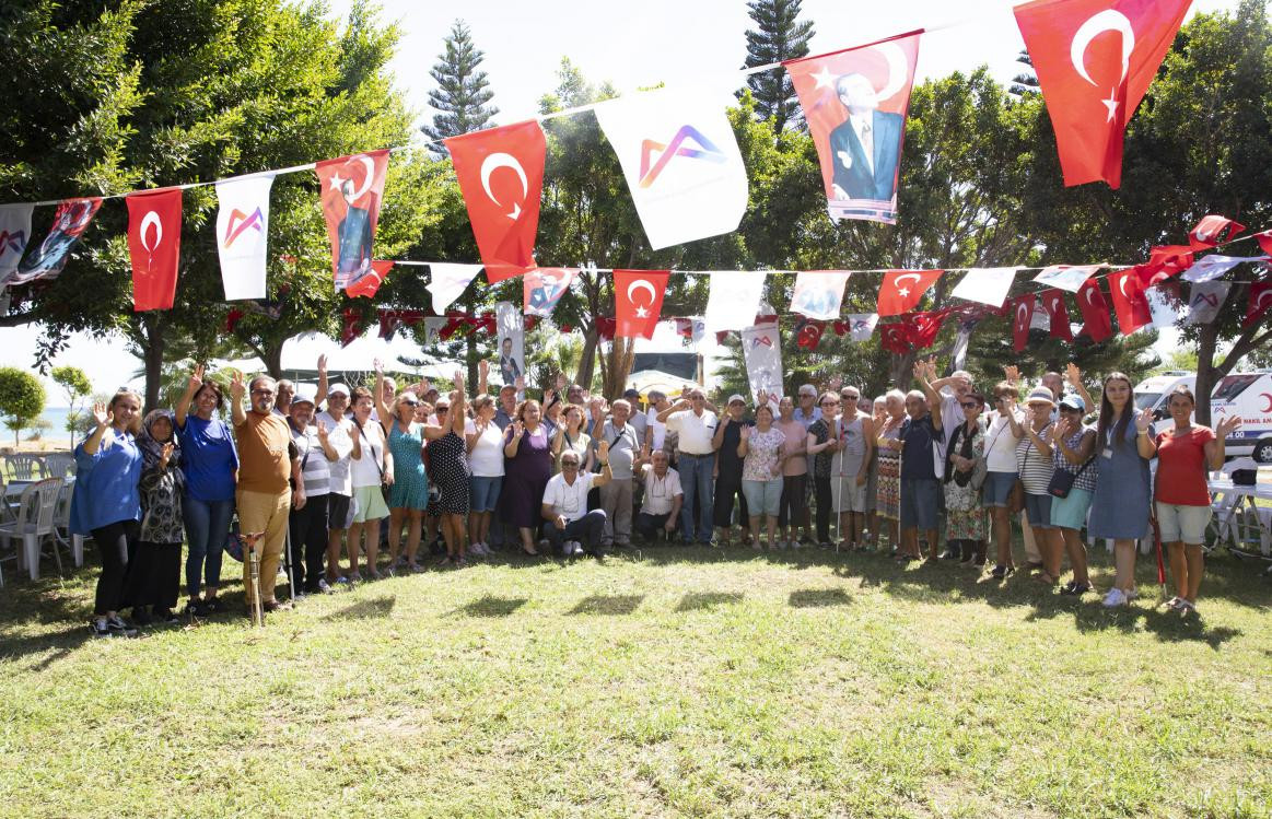 Yaş Almış Vatandaşlar Büyükşehir İle İkinci Baharlarını Yaşıyor